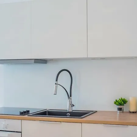 Konukevi Leona Deluxe Pula