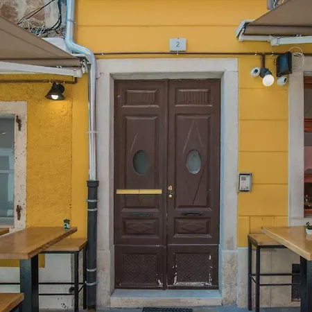 Konukevi Leona Deluxe Pula