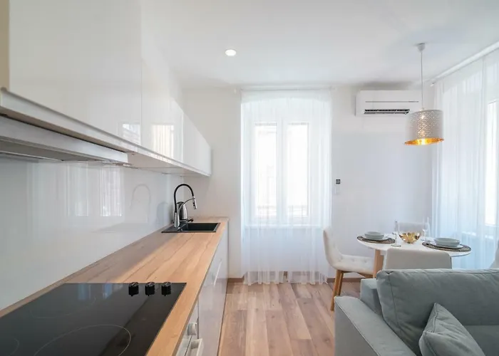 Leona Deluxe Maison d'hôtes Pula